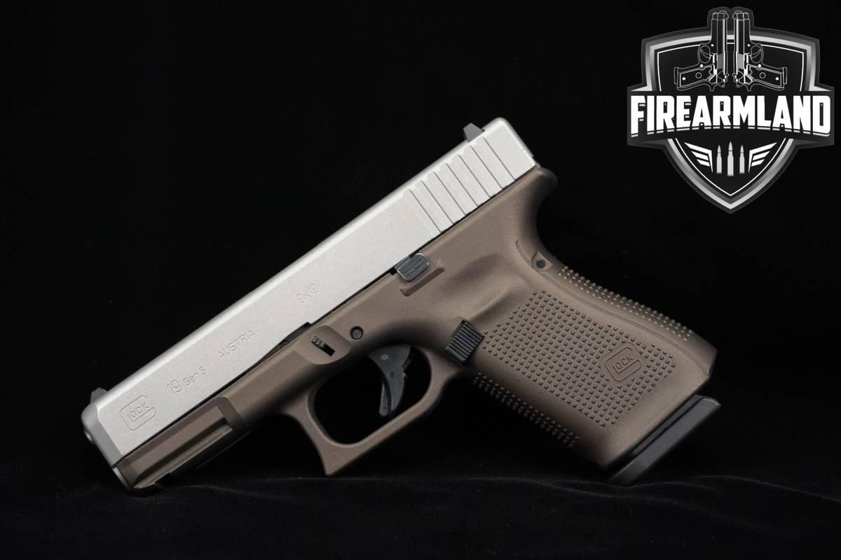 CUSTOM Glock 19 Gen5 9mm Two-Tone Cerakote G19 Gen 5 +3 MAGS & ORIG CASE