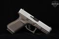 Glock G19 Gen5 9mm Luger Two-Tone Silver & FDE in Excellent Condition Image 3