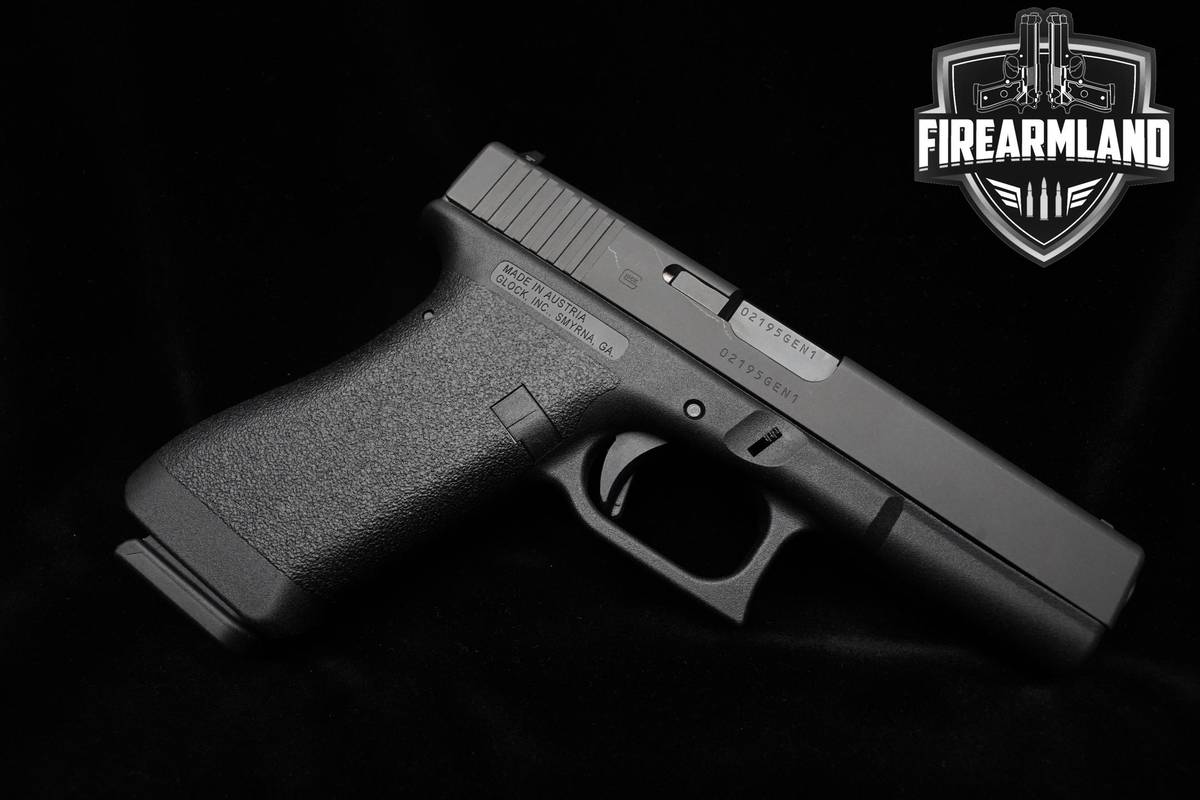Glock 17 Classic 9mm 4.5" Black DLC Glock +2 MAGS & ORIG CASE