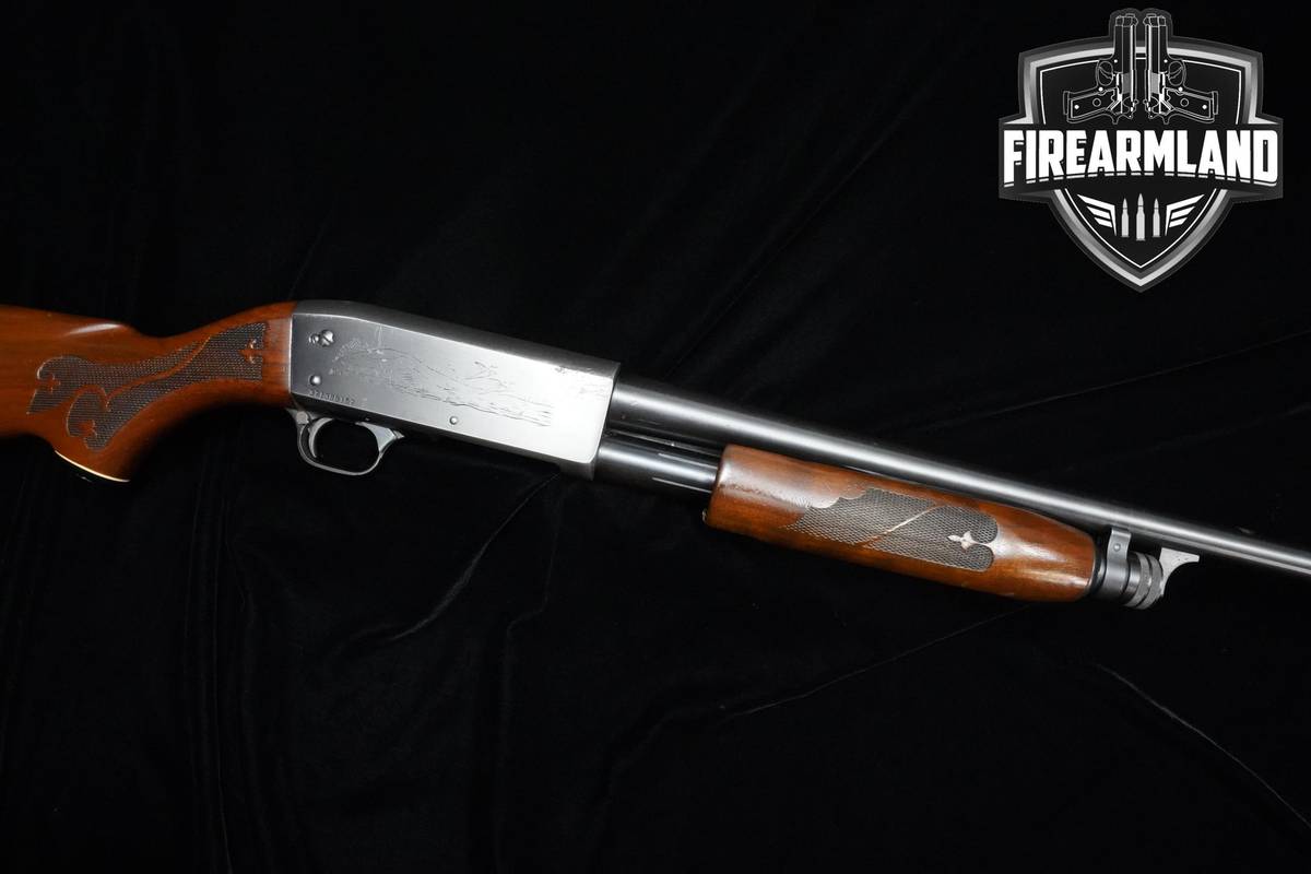 1973 Ithaca Model 37 Featherlight 12-Gauge 28" Blued Ithaca 37 2 3/4"
