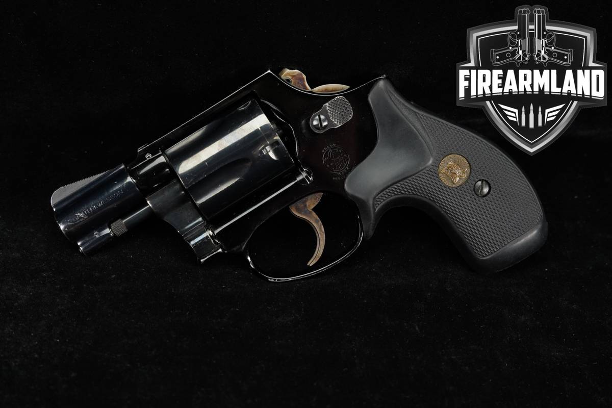 1975-1976 Smith & Wesson Model 37 Chiefs Special Airweight S&W 38-Spl