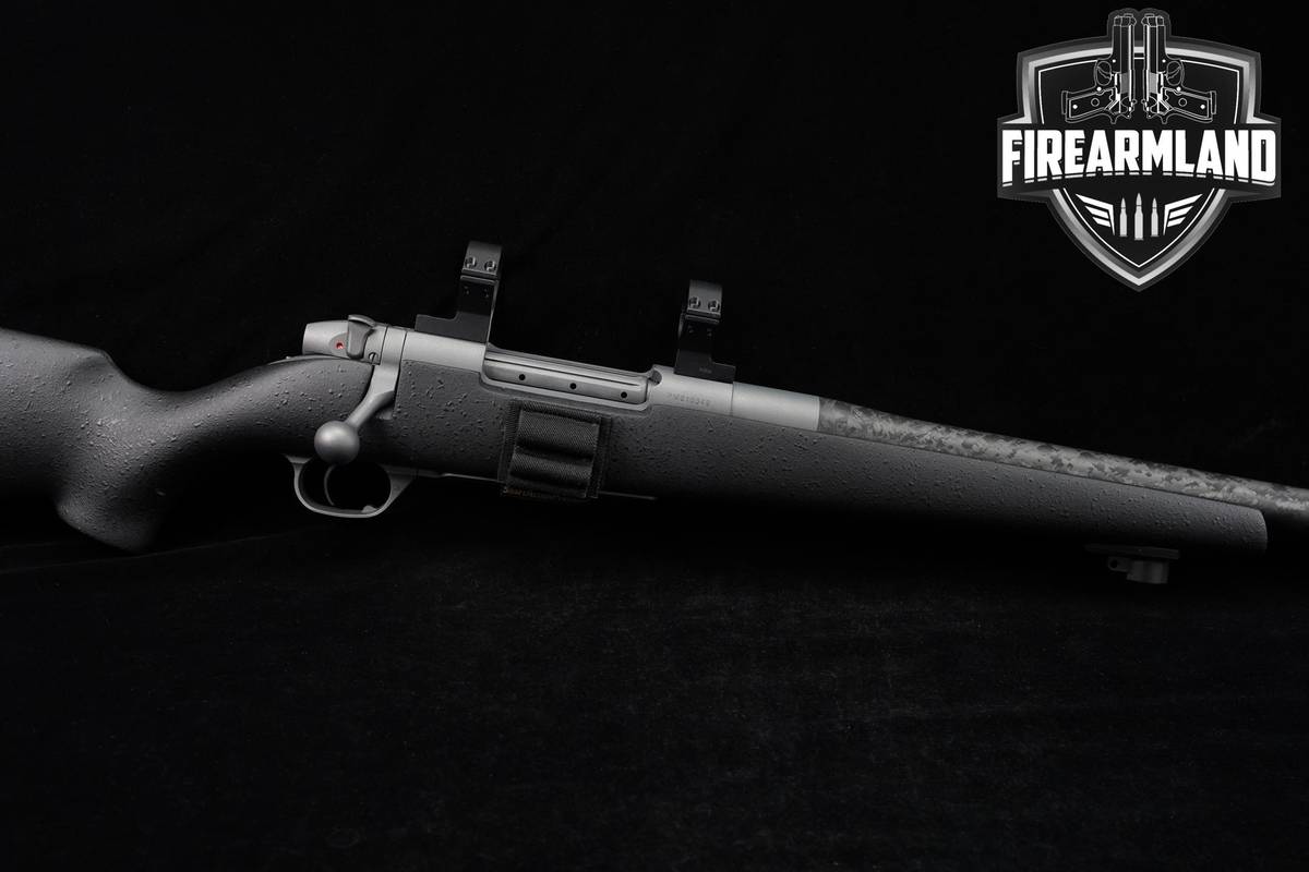 LIKE-NEW Weatherby Mark V CarbonMark RMEF 300 Wby Magnum 26" Matte Gray