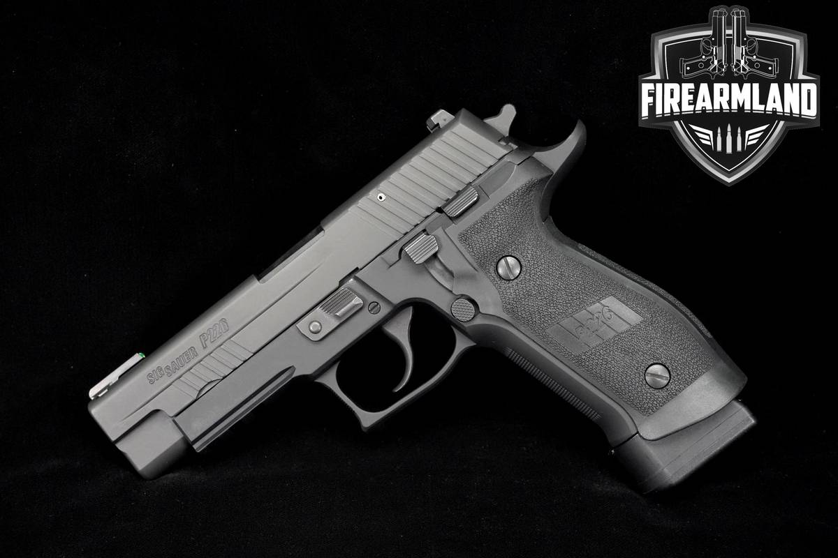 Sig Sauer P226 (TacOps) 9mm 4.4" 9-mm +4 MAGS & ORIG CASE