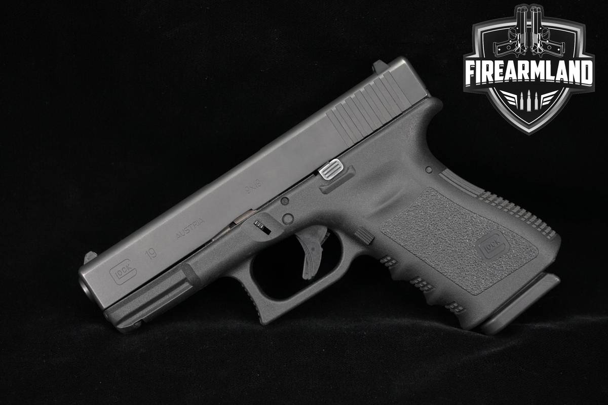 Glock 19 Gen 3 9mm 4.02" G19 G +2 MAGS & ORIG CASE
