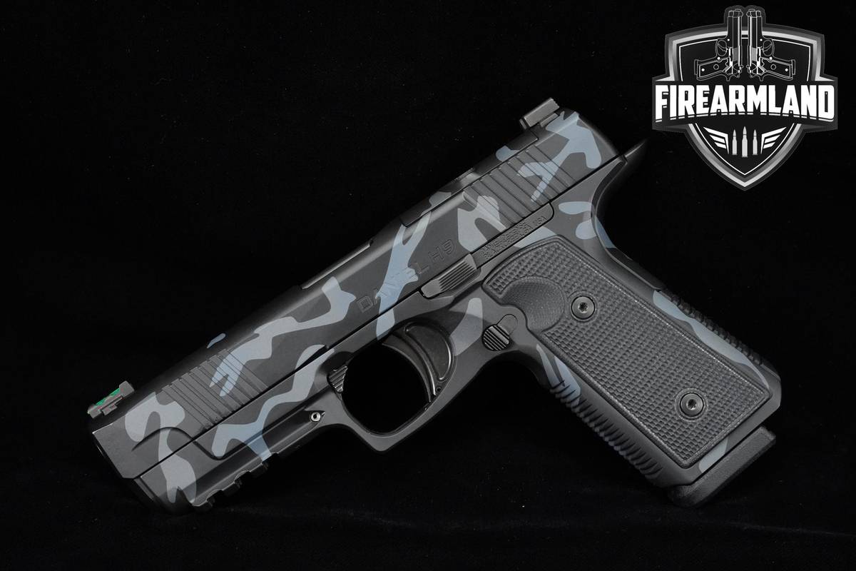 Daniel Defense H9 9mm 4.28" Multi-Tone Camouflage +3 MAGS & ORIG CASE