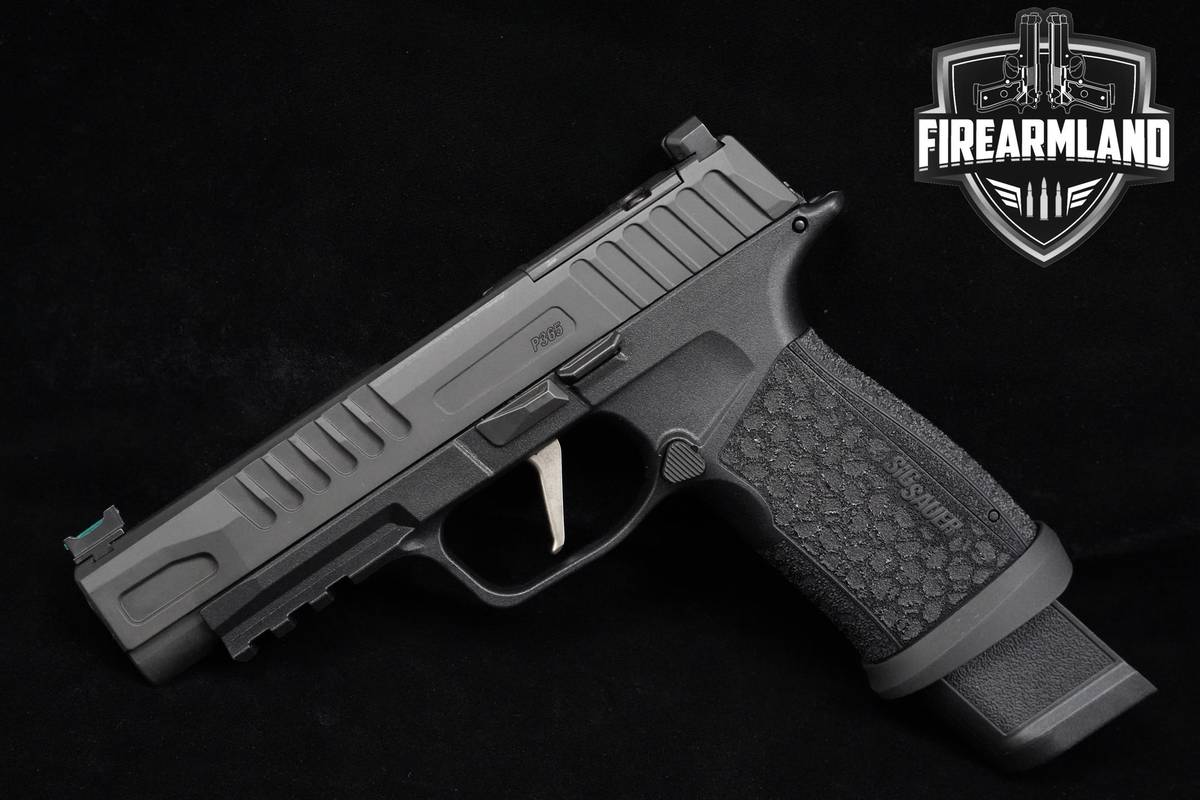 Sig Sauer P365 Fuse 9mm Sig-Sauer P365-FUSE XMacro +3MAGS, CASE & HOLSTER