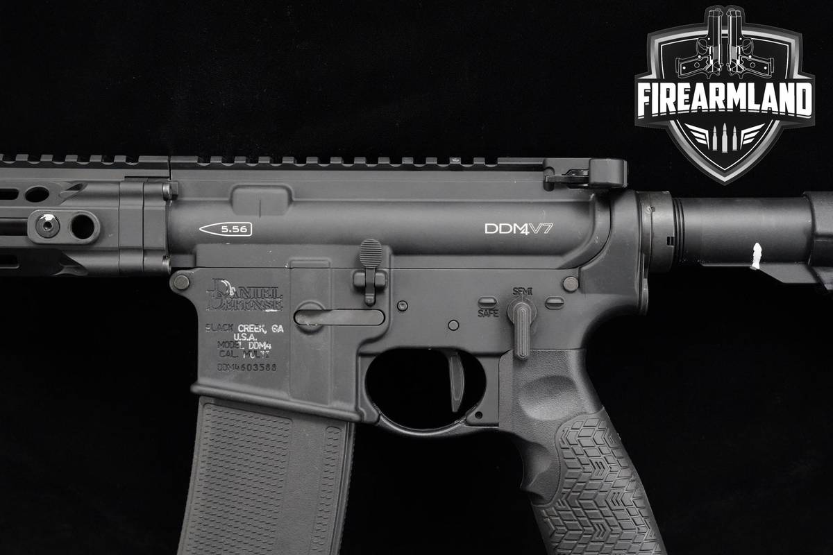 Daniel Defense DDM4 V7 5.56 NATO AR-15 AR15 AR 16" DDM4 +7 MAGS & ORIG CASE