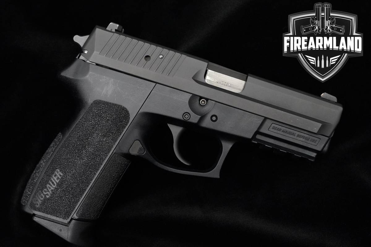 2011 Sig Sauer SP2022 40 S&W 3.9" Nitron 4 MAGS