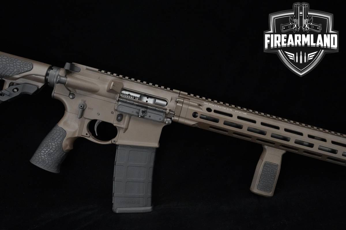 Daniel Defense DDM4-V7 5.56 NATO AR-15 AR15 AR Daniel-DDM4V7 +5 MAGS & CASE