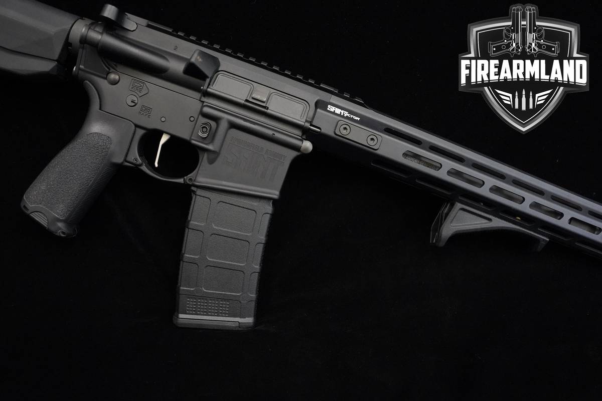 Springfield Armory Saint Victor 5.56 NATO 16" Springfield 4MAGS & ORIG CASE