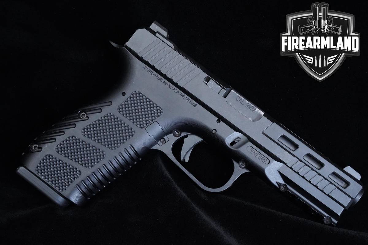 Rock Island Armory (RIA) STK100 9mm 4.5" RIA +2 MAGS & ORIG CASE