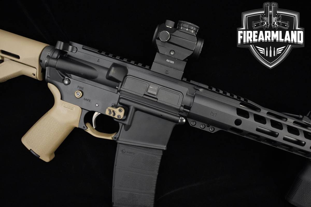 Palmetto State Armory (PSA) PA-15 5.56 NATO AR-15 AR PSA-PA-15 +STREAMLIGHT