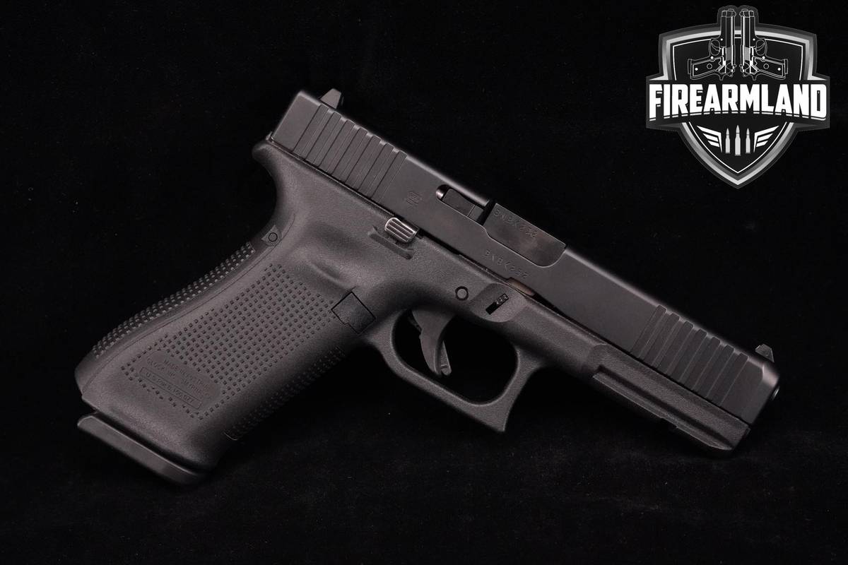 Glock 17 Gen-5 9mm 4.49" G17 Gen5 +2 MAGS & ORIG CASE