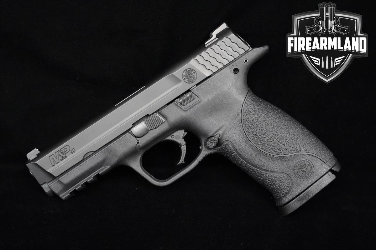 Smith & Wesson (S&W) M&P40 40 S&W 4.25" M&P40 M&P-40 +2 MAGS & ORIG CASE