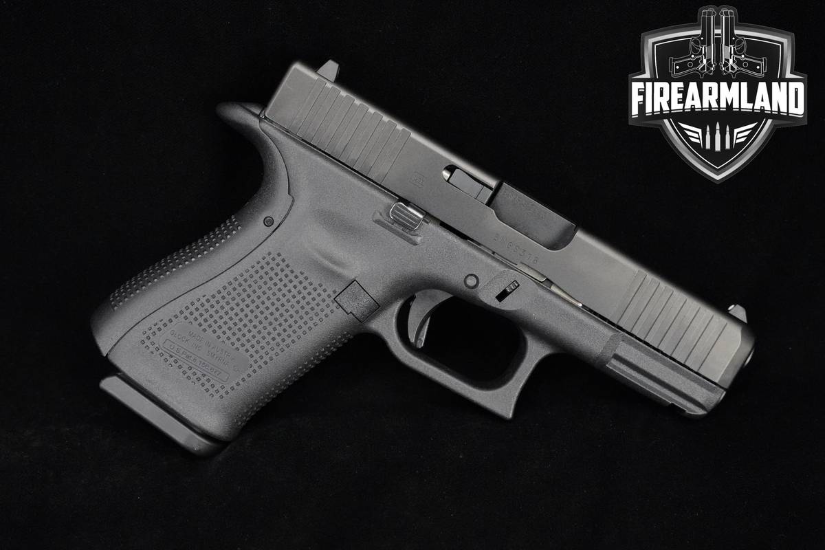LIKE-NEW Glock 19 Gen5 9mm Glock-19 G19 Gen-5 +3 MAGS & HOLSTER