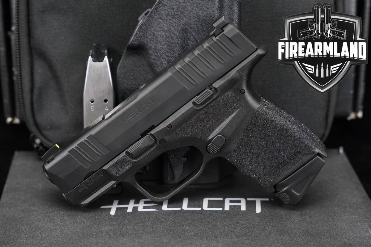 Springfield Armory Hellcat 9mm 3" +2 MAGS, ORIG BOX & HOLSTER