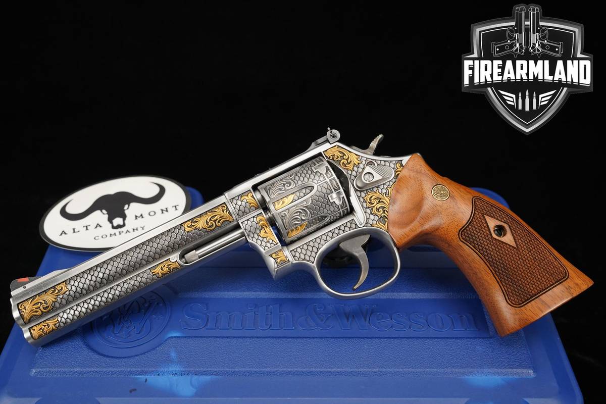 CUSTOM Smith & Wesson S&W Model 686-6 357 Magnum Altamont Royal Fish Scale