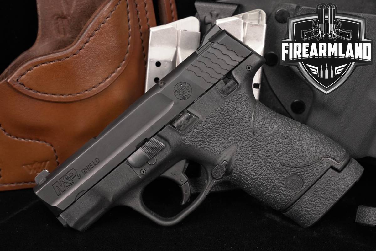 Smith & Wesson M&P9 Shield First Gen 9mm S&W M&P 9 +4 MAGS & HOLSTER