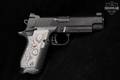 Wilson Combat (WC) Experior Commander Double Stack 9mm Luger Black in Excellent Condition Image 4