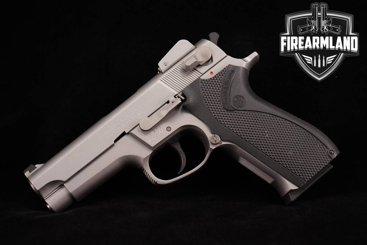 Smith & Wesson (S&W) Model 5906 9mm 3.875" S&W 5906 +2 MAGS & ORIG BOX