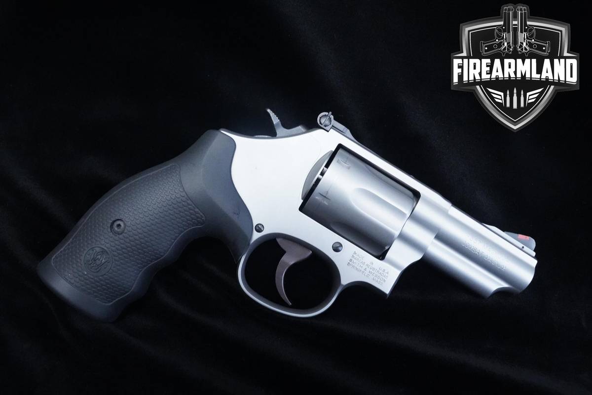 Smith & Wesson (S&W) Model 66-8 Combat Magnum 357 Magnum S&W 66-8 ORIG CASE