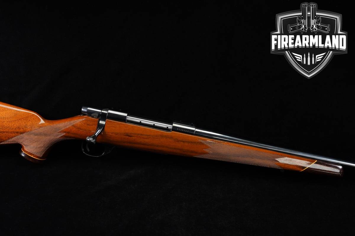Weatherby Vanguard VGX Deluxe 300 Wby Magnum 24" Blued & Walnut Monte Carlo