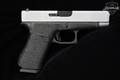 Glock 48 Slimline 9mm Luger (9x19 Para) Two-Tone in Good Condition Image 3