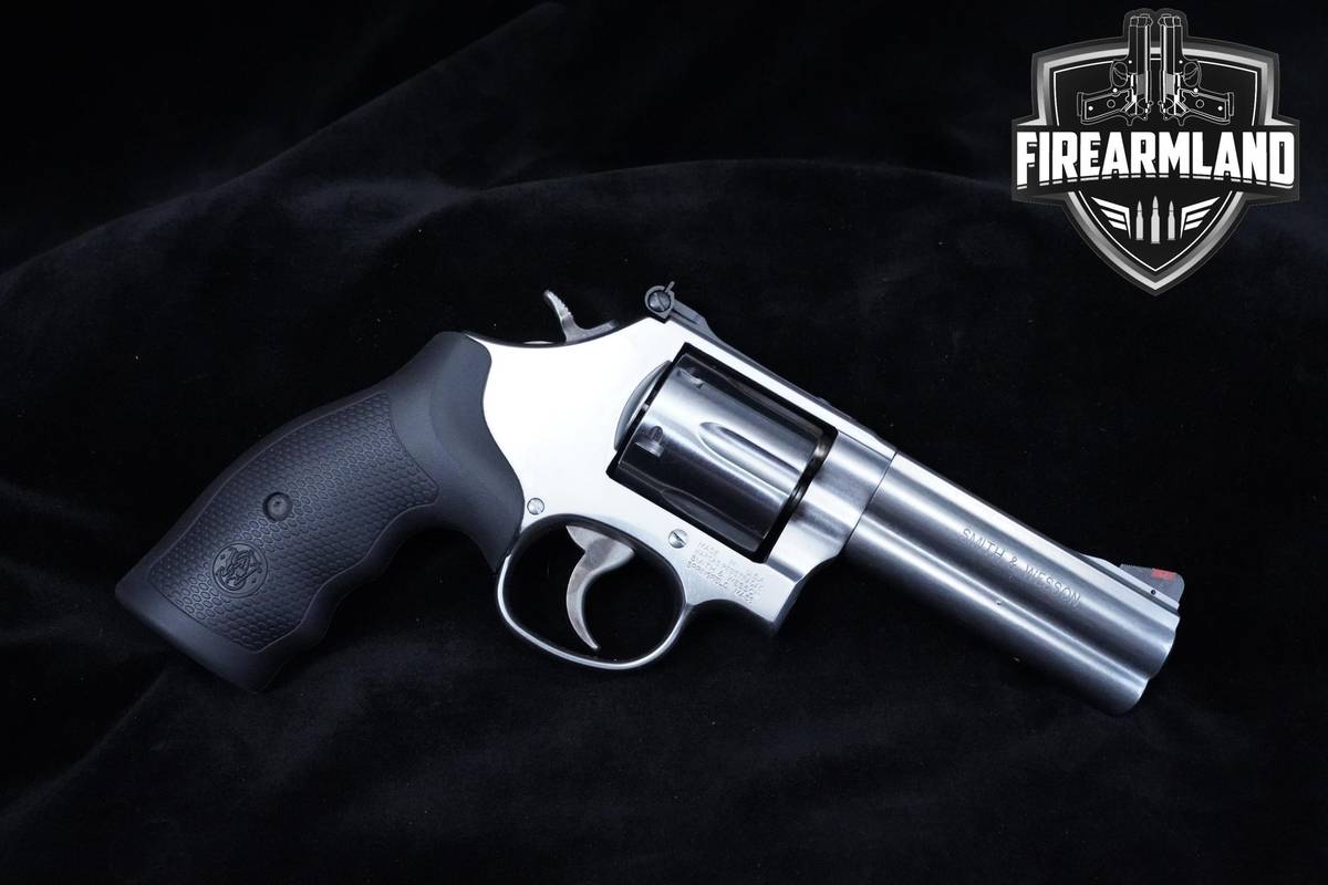 Smith & Wesson (S&W) Model 686-6 357 Magnum 4" S&W 686-6 +ORIG CASE