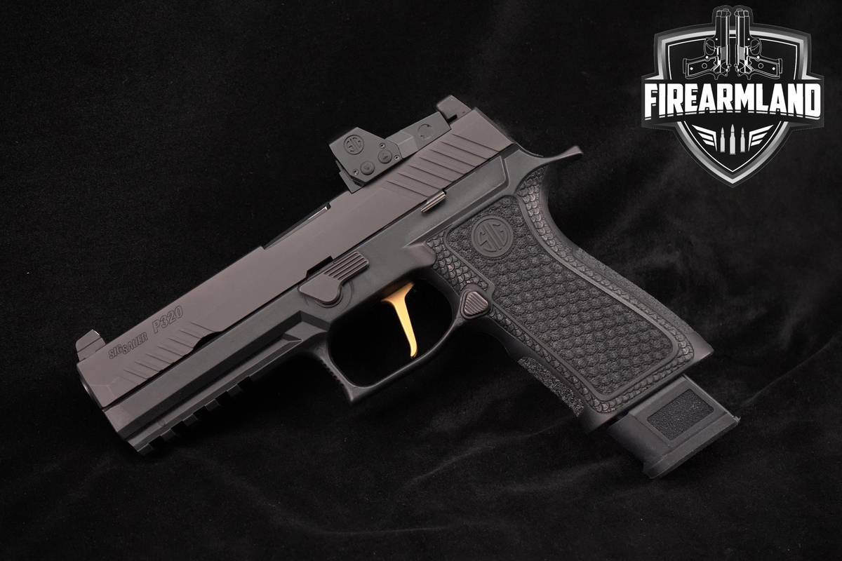 UPGRADES! Sig Sauer P320 Full-Size RXP 9mm 4.7" 320 +5 MAGS, CASE & RED DOT