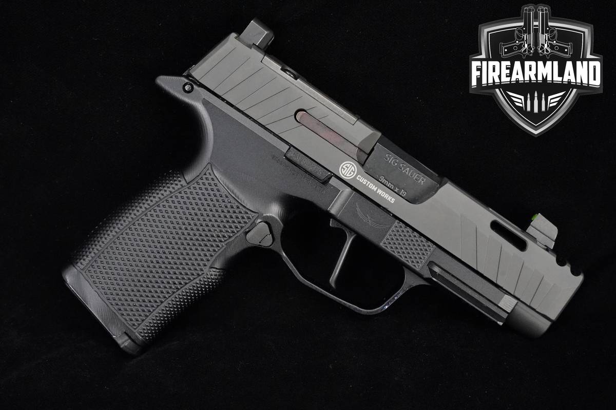 SPECTRE COMP Sig Sauer P365 9mm 3" BBL Sig-Sauer P365 +6 MAGS & ORIG CASE