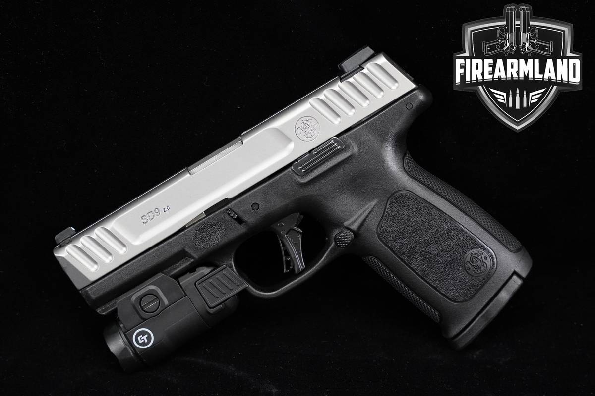 LIGHT INCLUDED! Smith & Wesson S&W SD9 2.0 9mm 4" 9X19