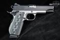 Dan Wesson V-Bob Valor Series .45 ACP Two-Tone Stainless in Excellent Condition Image 3