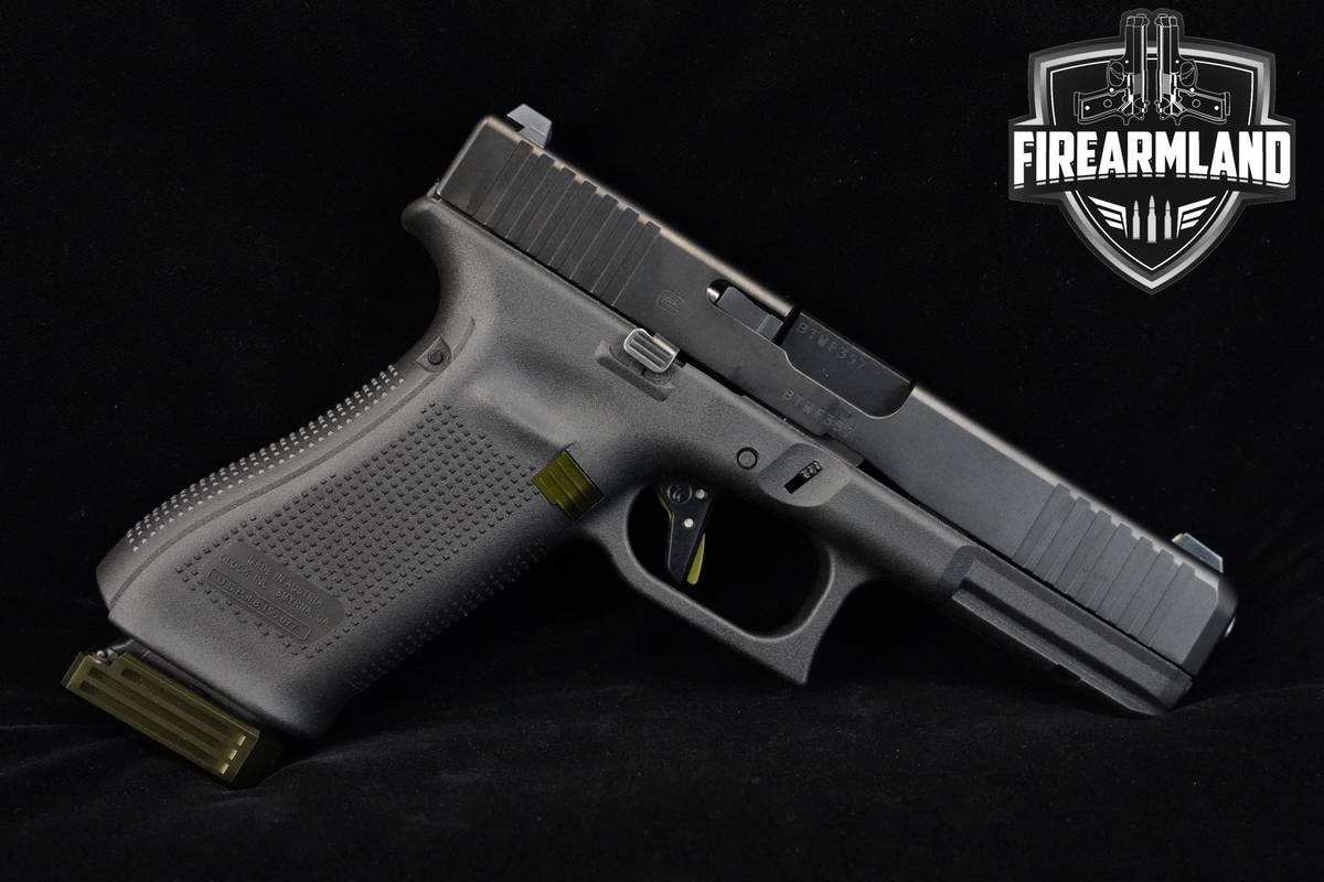 Glock 17 Gen5 9mm 4.5" Glock G17 Gen-5 +3 MAGS, ORIG CASE & HOLSTER