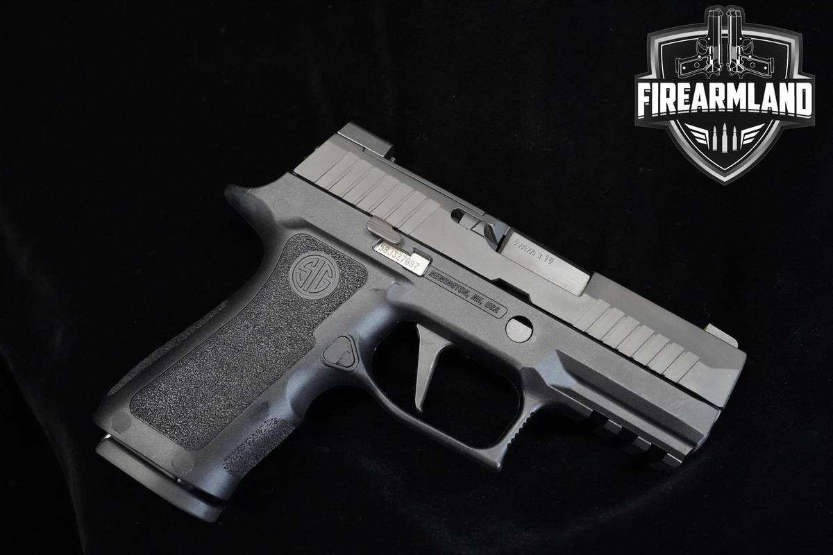 Sig Sauer P320 Compact 9mm 3.6" P320 P-320 4 MAGS