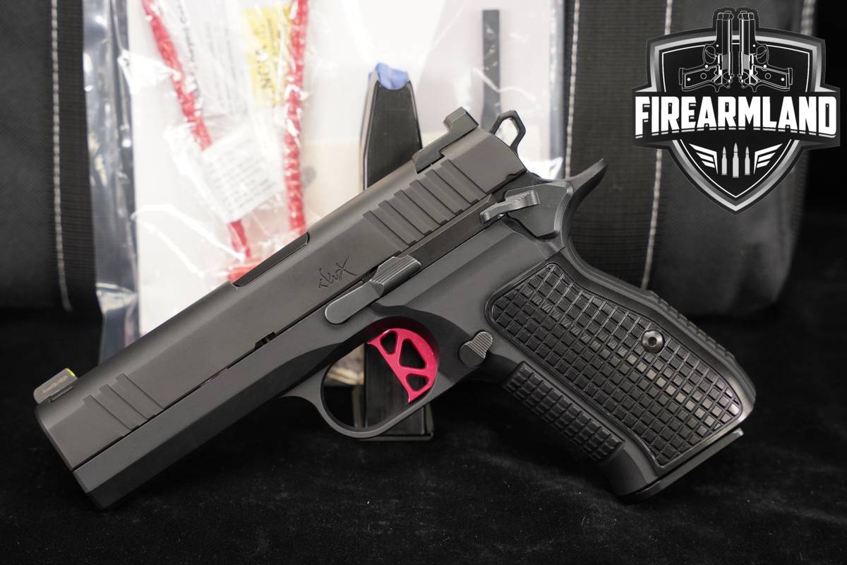 Dan Wesson DWX Compact 9mm 4" FLAT TRIGGER +2 MAGS & ORIG CASE