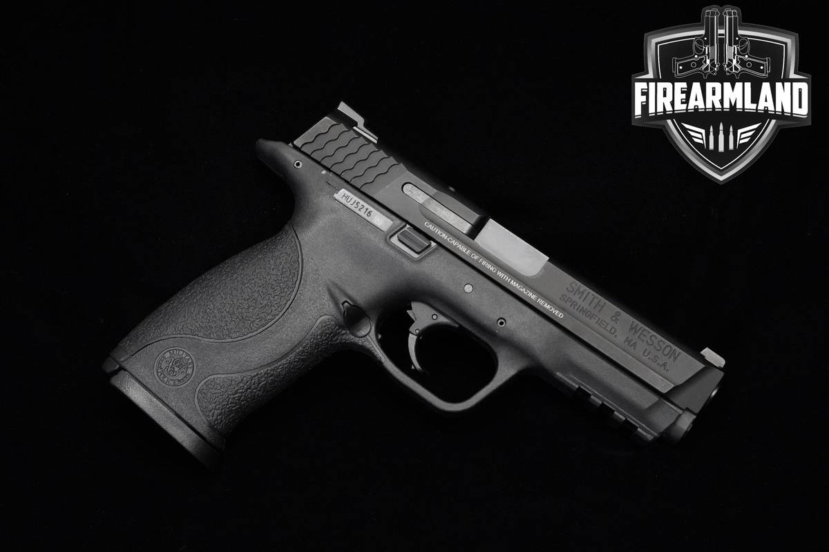 Smith & Wesson (S&W) M&P40 40 S&W 4.25" M&P40 M&P 40 +3 MAGS & ORIG CASE