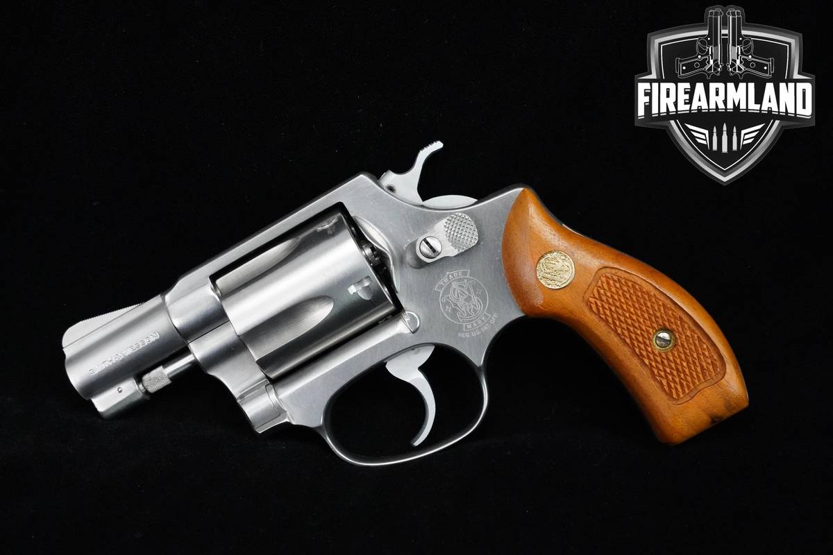 Smith & Wesson (S&W) Model 60 Chiefs Special Stainless 38 Special 2" S&W 60