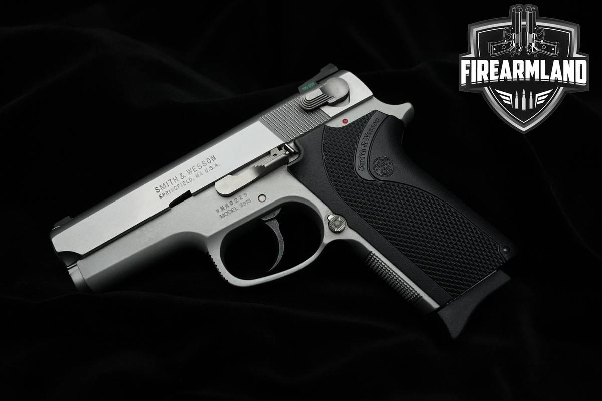 Smith & Wesson (S&W) Model 3913 9mm 3.5" Matte Stainless 3913 S&W ORIG CASE