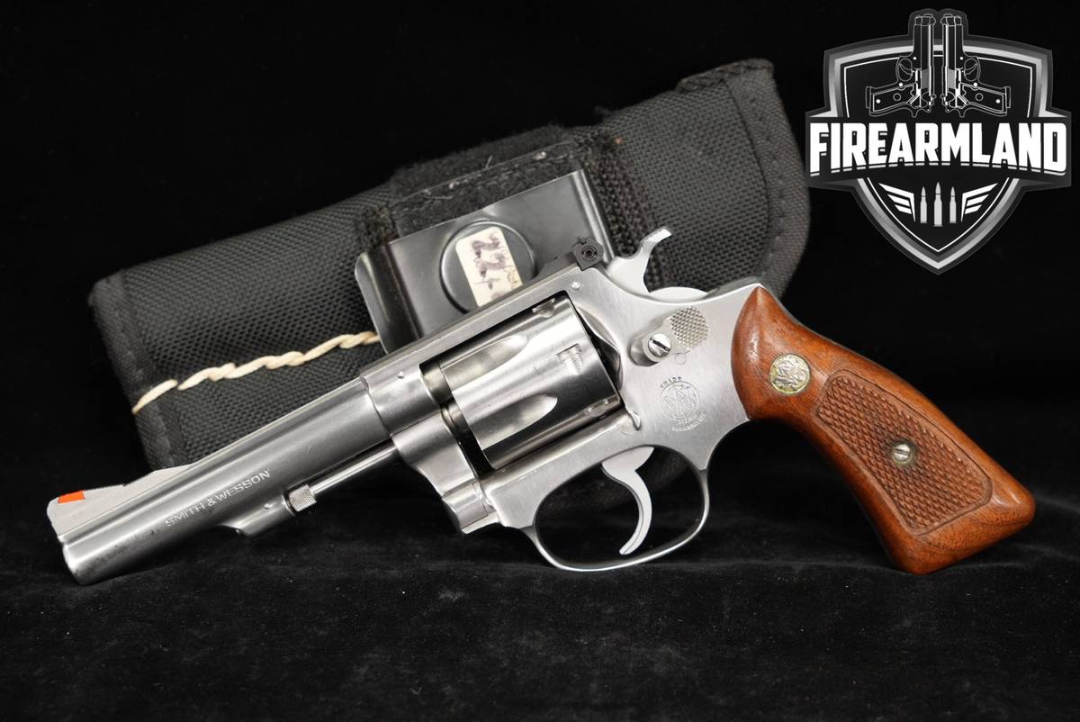 1978-1979 Smith & Wesson Model 63 No-Dash S&W Kit Gun 22LR 4" +HOLSTER