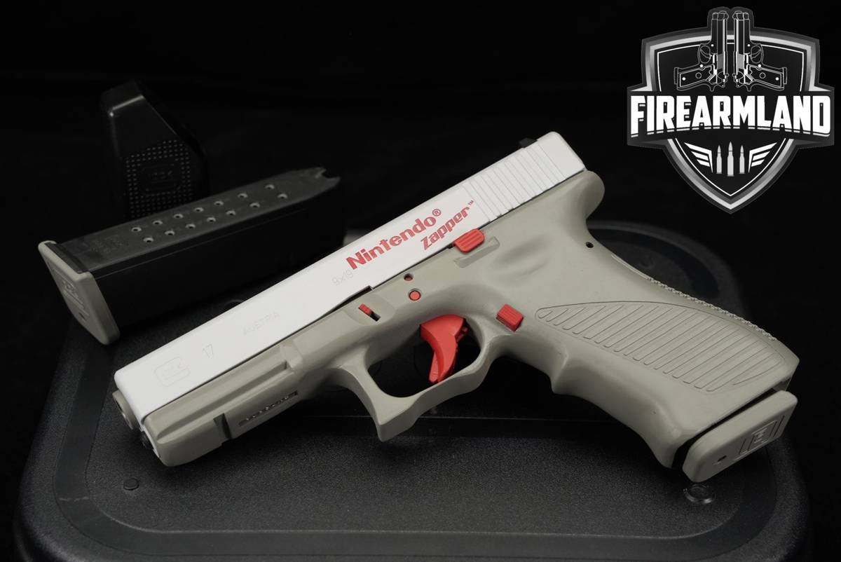 Glock 17 Gen3 G17 Gen 3 9mm Two-Tone White & Gray +2 MAGS & ORIG CASE