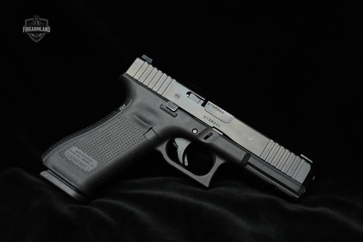 GLOCK 17 Gen5 9mm Glock Gen5 17 G17 9mm G17 CC Concealed Carry Pistol 9 mm