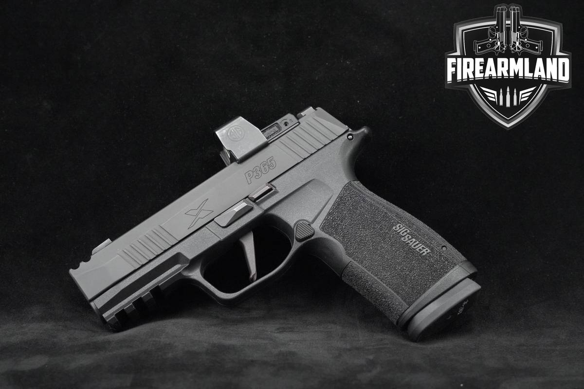Sig Sauer P365 X-Macro Comp 9mm 3.1" Sig-Sauer P365 X-Macro +OPTIC & 2 MAGS