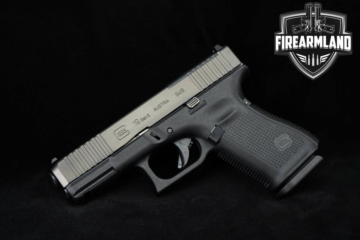 Glock 19 Gen5 MOS 9mm G19 Gen 5 +3 MAGS, ORIG CASE & HOLSTER