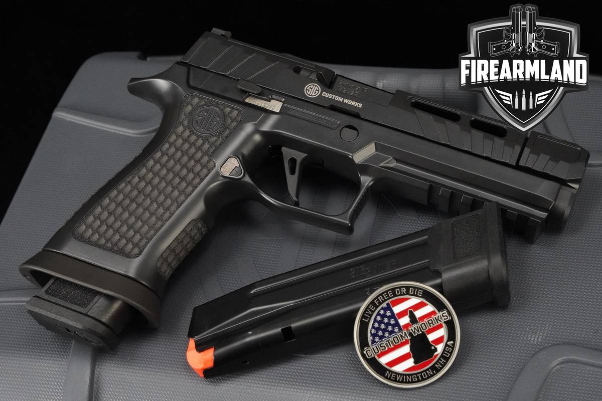 SIG CUSTOM WORKS P320 Spectre Comp Blackout 9mm Sig-Sauer +3 MAGS & OG CASE