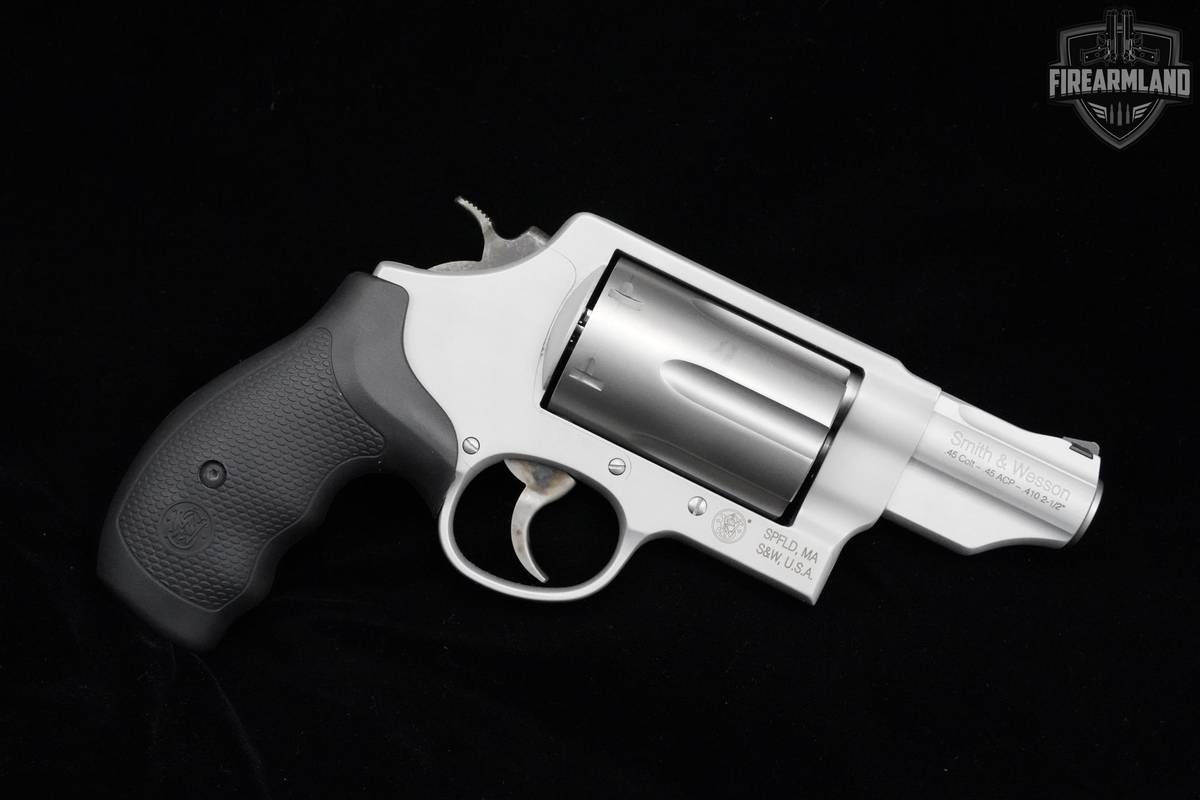 Smith & Wesson (S&W) Governor .45 Colt/.45 ACP/.410 Ga. 2.75" S&W +ORIG BOX