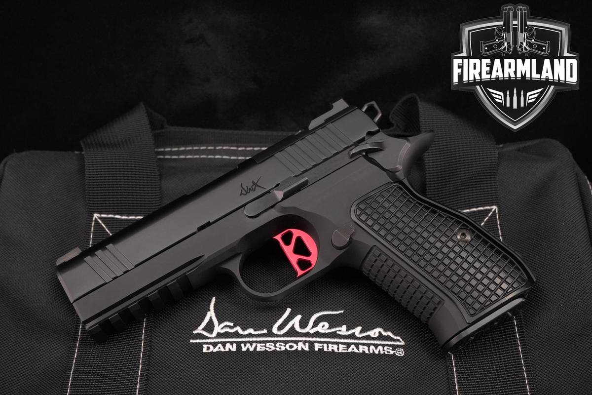 Dan Wesson DWX Compact Optic-Ready (OR) 9mm DLC Black +2 MAGS & ORIG CASE