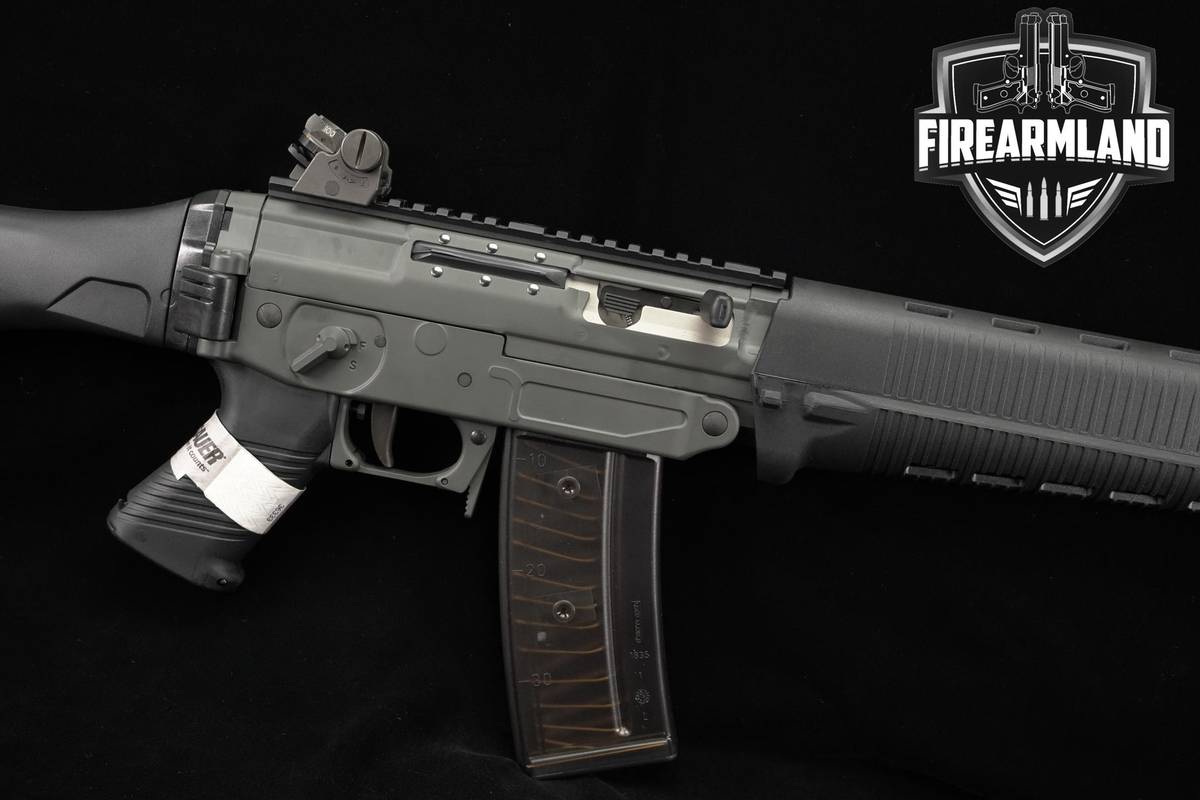 Sig Sauer SIG551-A1 Classic 5.56 NATO 16" +3 MAGS