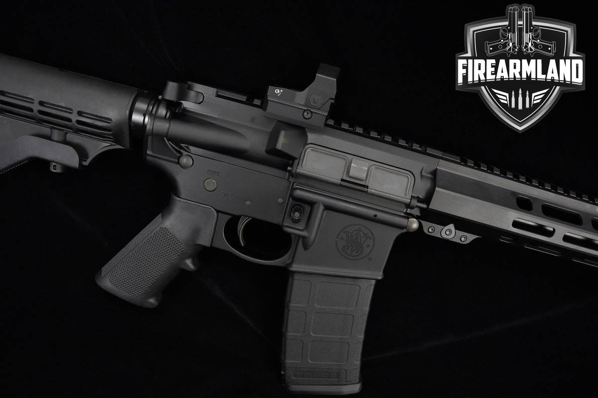 Smith & Wesson (S&W) M&P-15 Sport-III 5.56 NATO AR-15 AR15 16" S&W +OPTIC