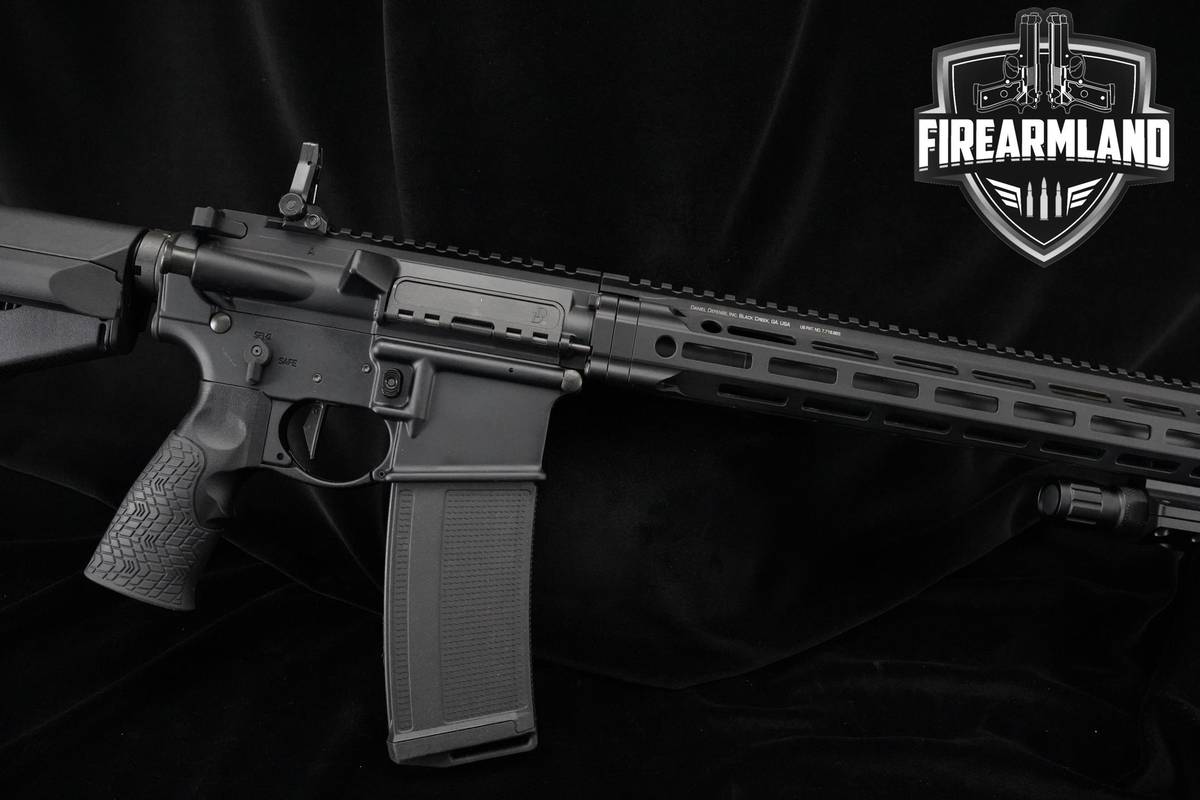 Daniel Defense DDM4 V7 Pro AR-15 AR15 AR 18" DDM4 AR-15-AR15 AR +ORIG CASE