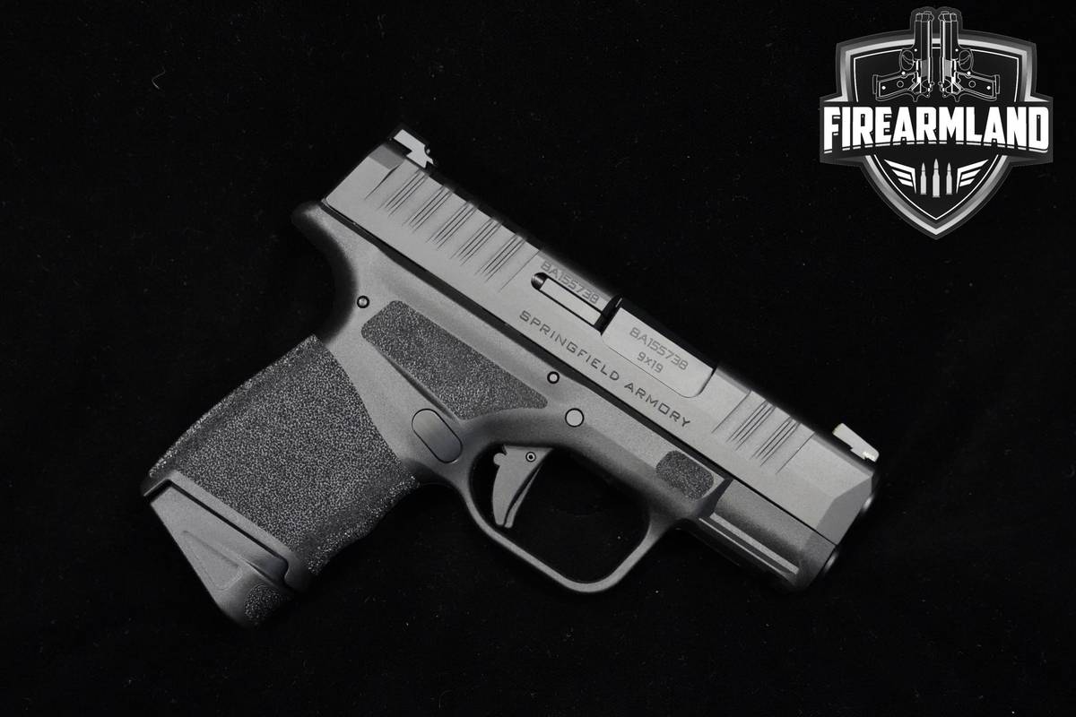 LIKE-NEW Springfield Armory Hellcat 9mm 3" Springfield Hellcat +2 MAGS